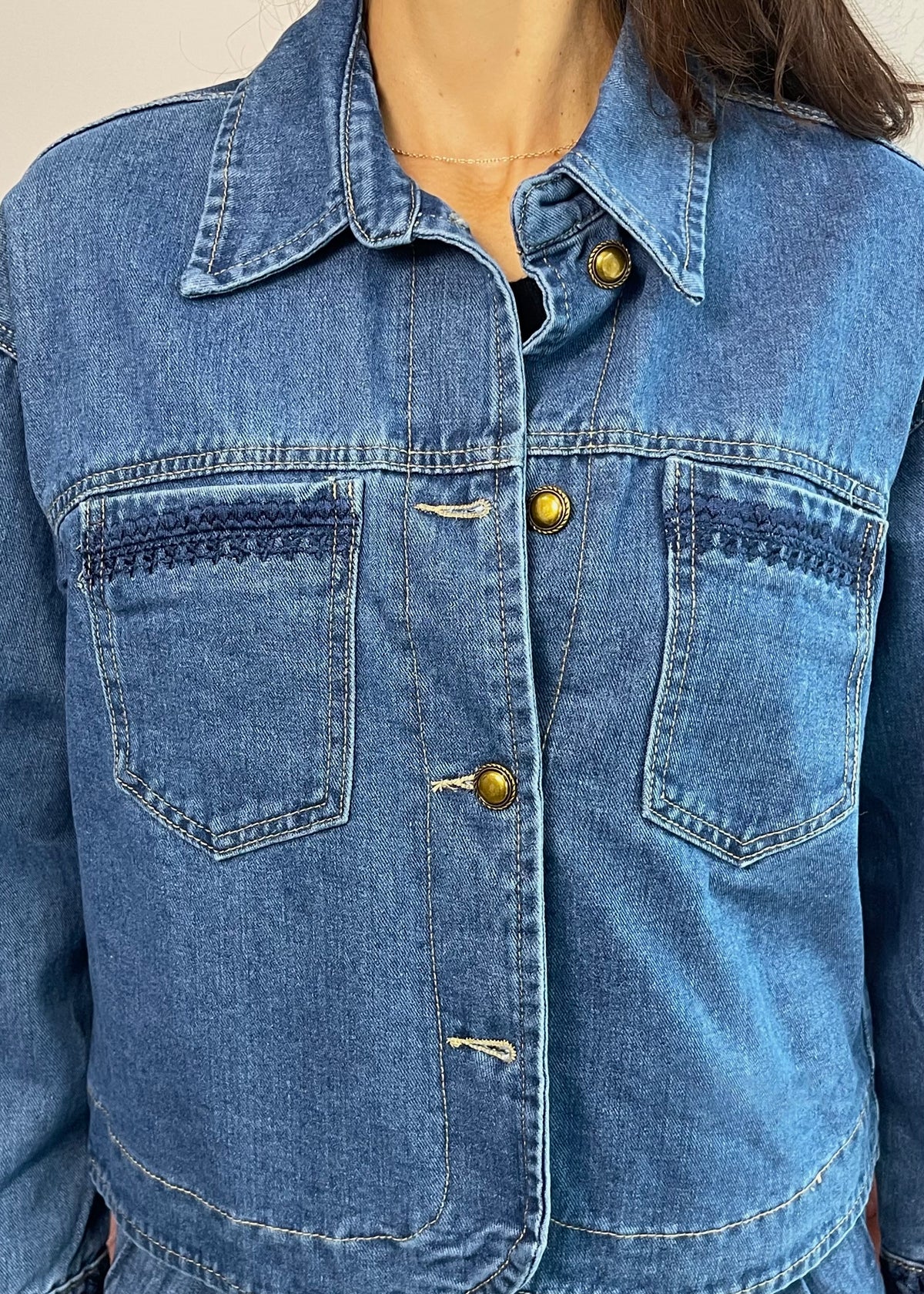 Jeansjacke mit Stickbordüre