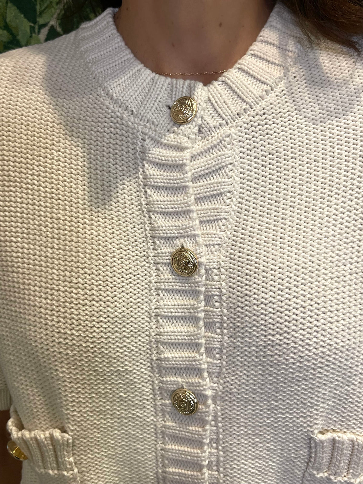 Kurzarm Strick Cardigan mit Goldknöpfen