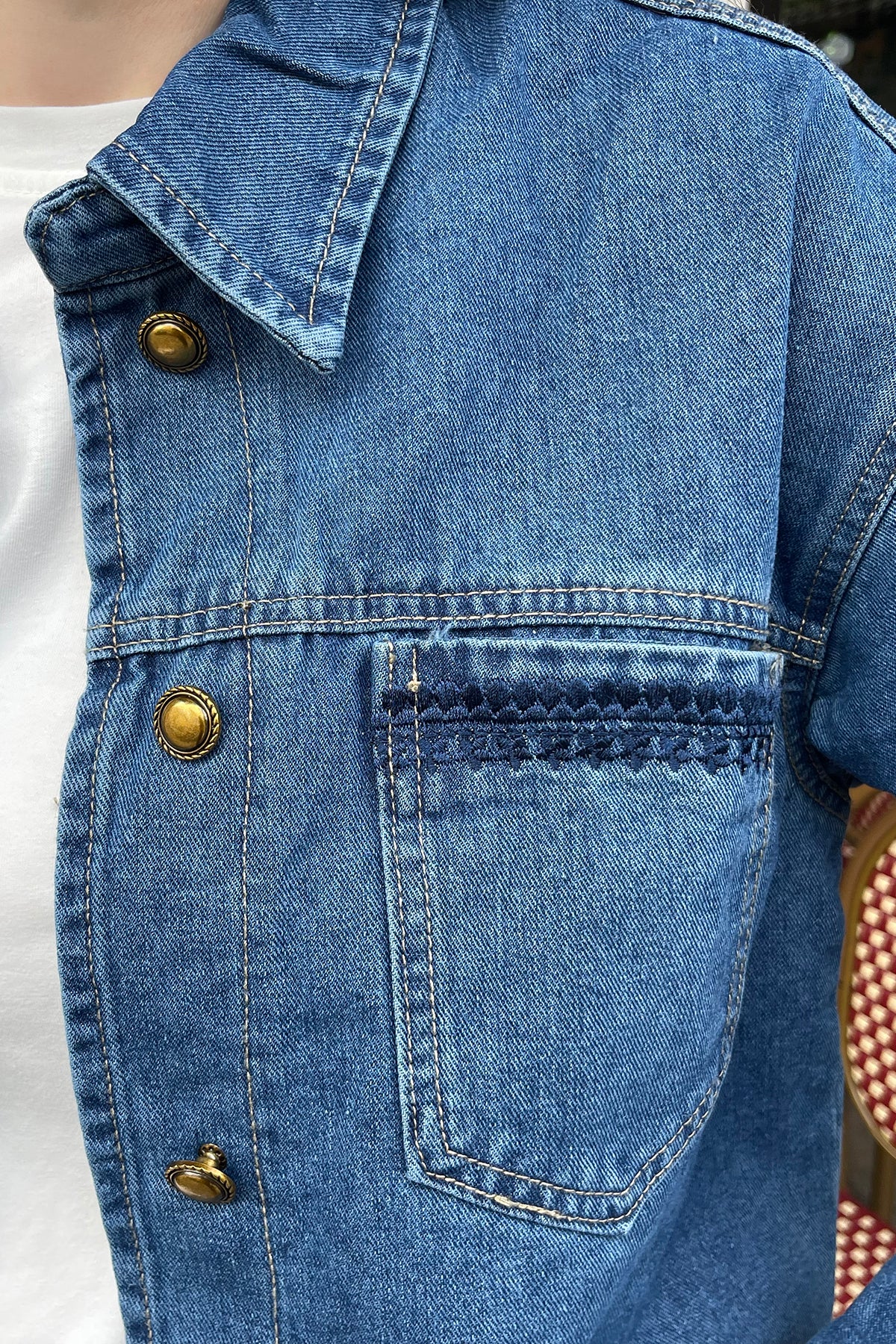 Jeansjacke mit Stickbordüre